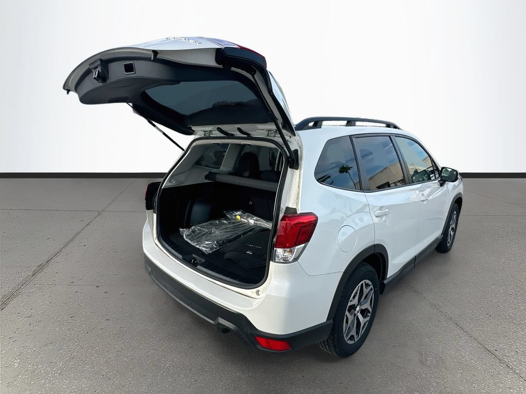 Used 2023 Subaru Forester Premium AWD/4WD image 25