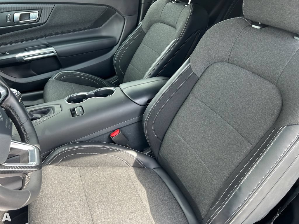 Used 2025 Ford Mustang Coupe RWD image 14