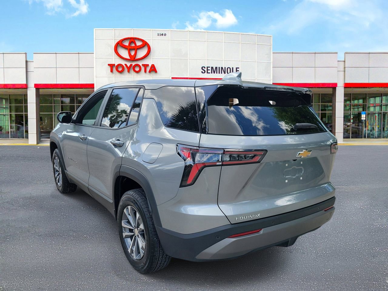 Used 2025 Chevrolet Equinox LT image 4