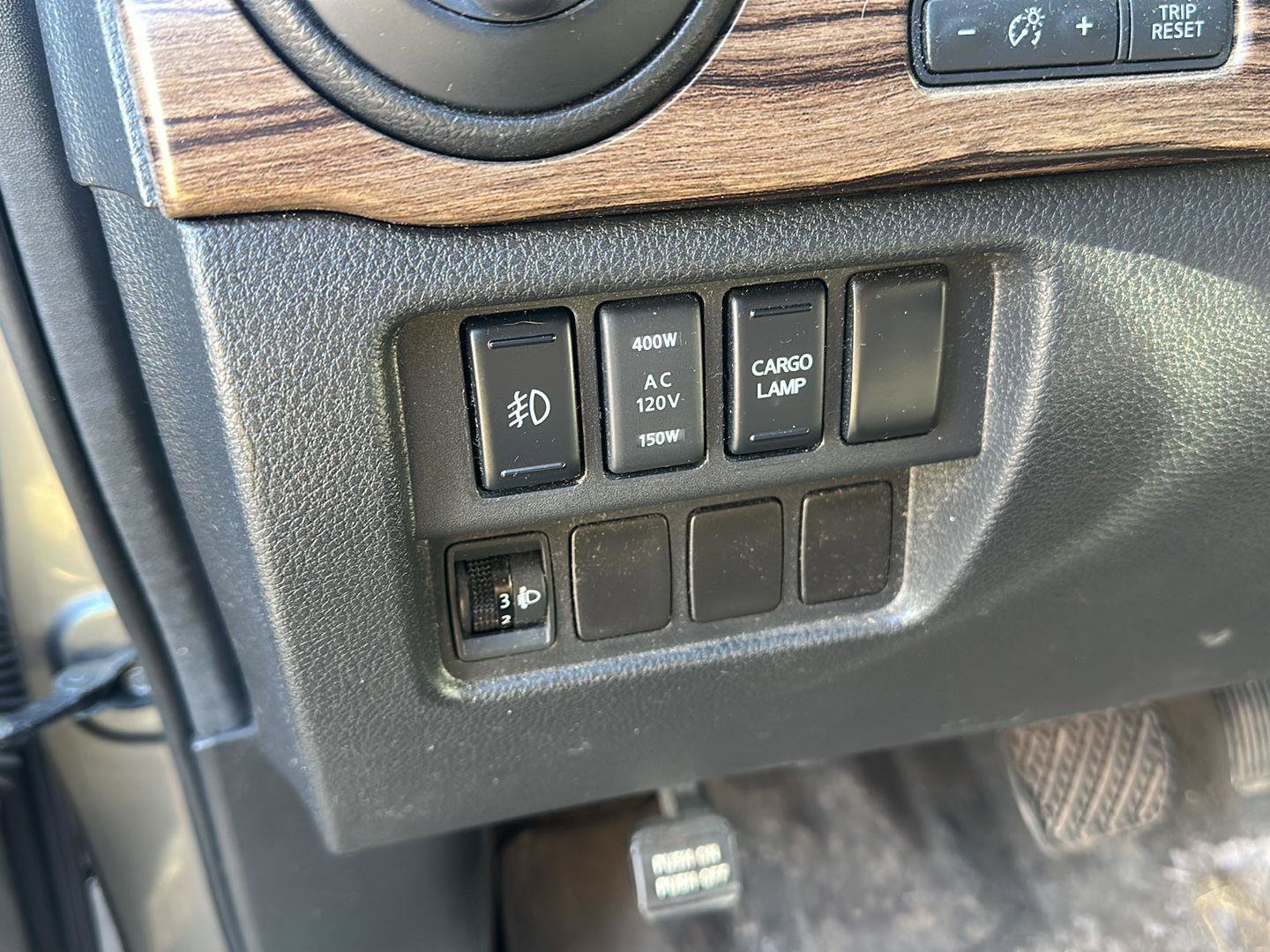 Used 2017 Nissan Titan SL image 12