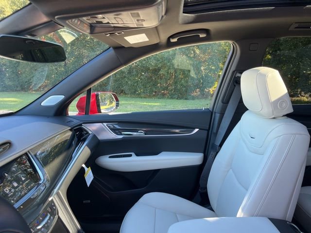 New 2025 Cadillac XT6 Sport w/ LPO, Floor Liner Package image 18