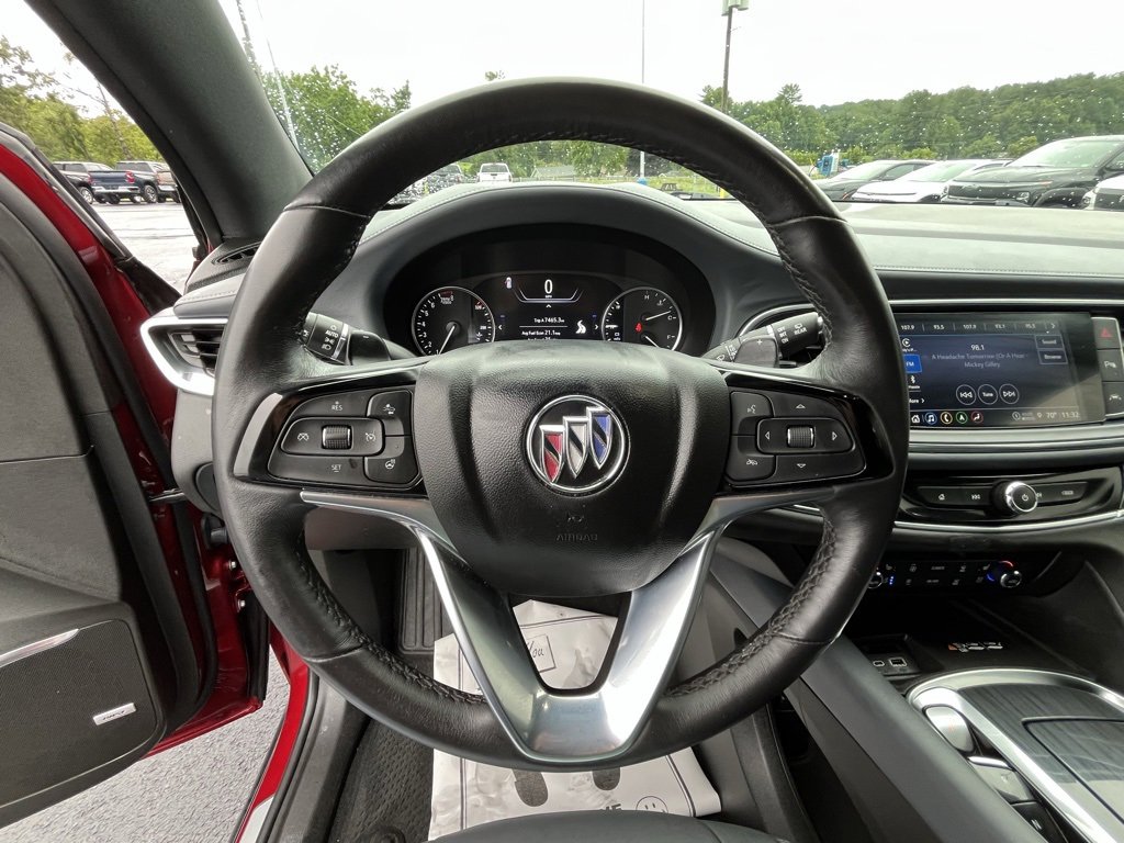 Used 2024 Buick Enclave Premium image 2