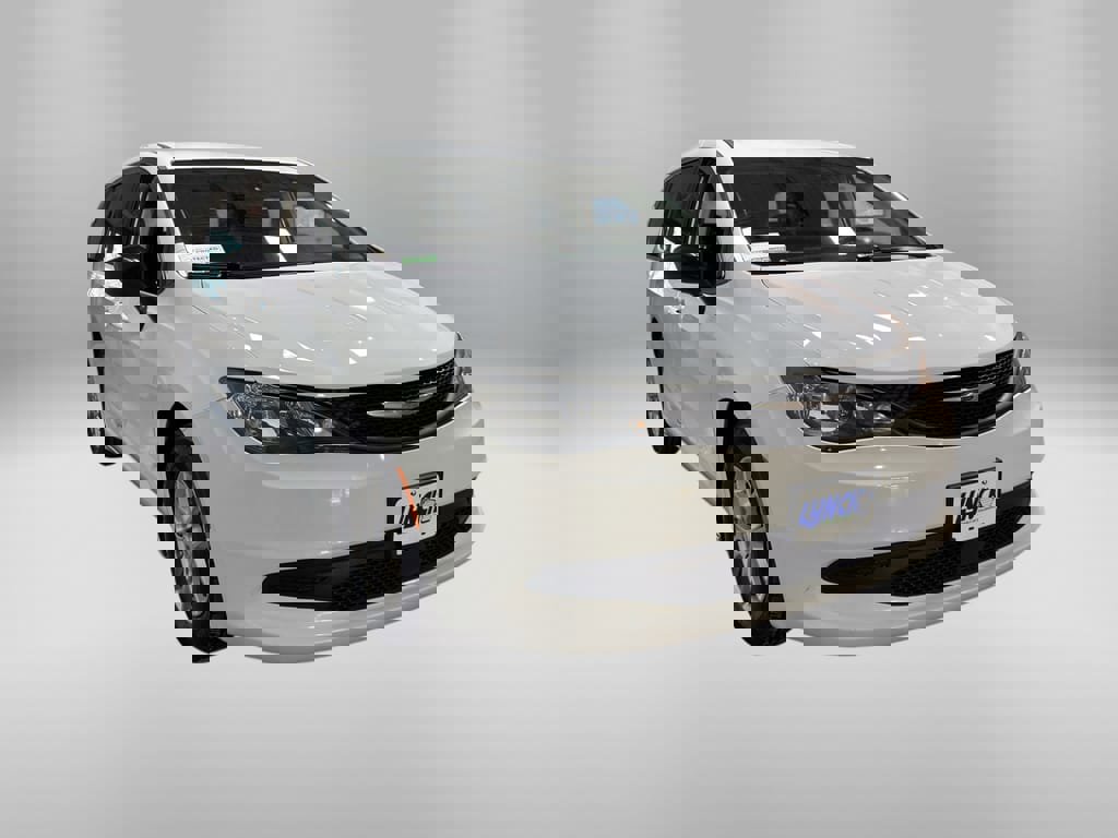 Used 2024 Chrysler Voyager LX image 7