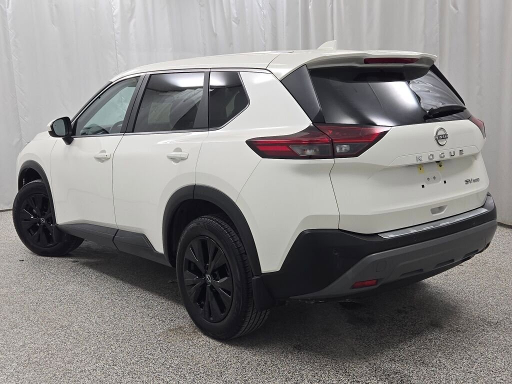 Used 2023 Nissan Rogue SV image 15