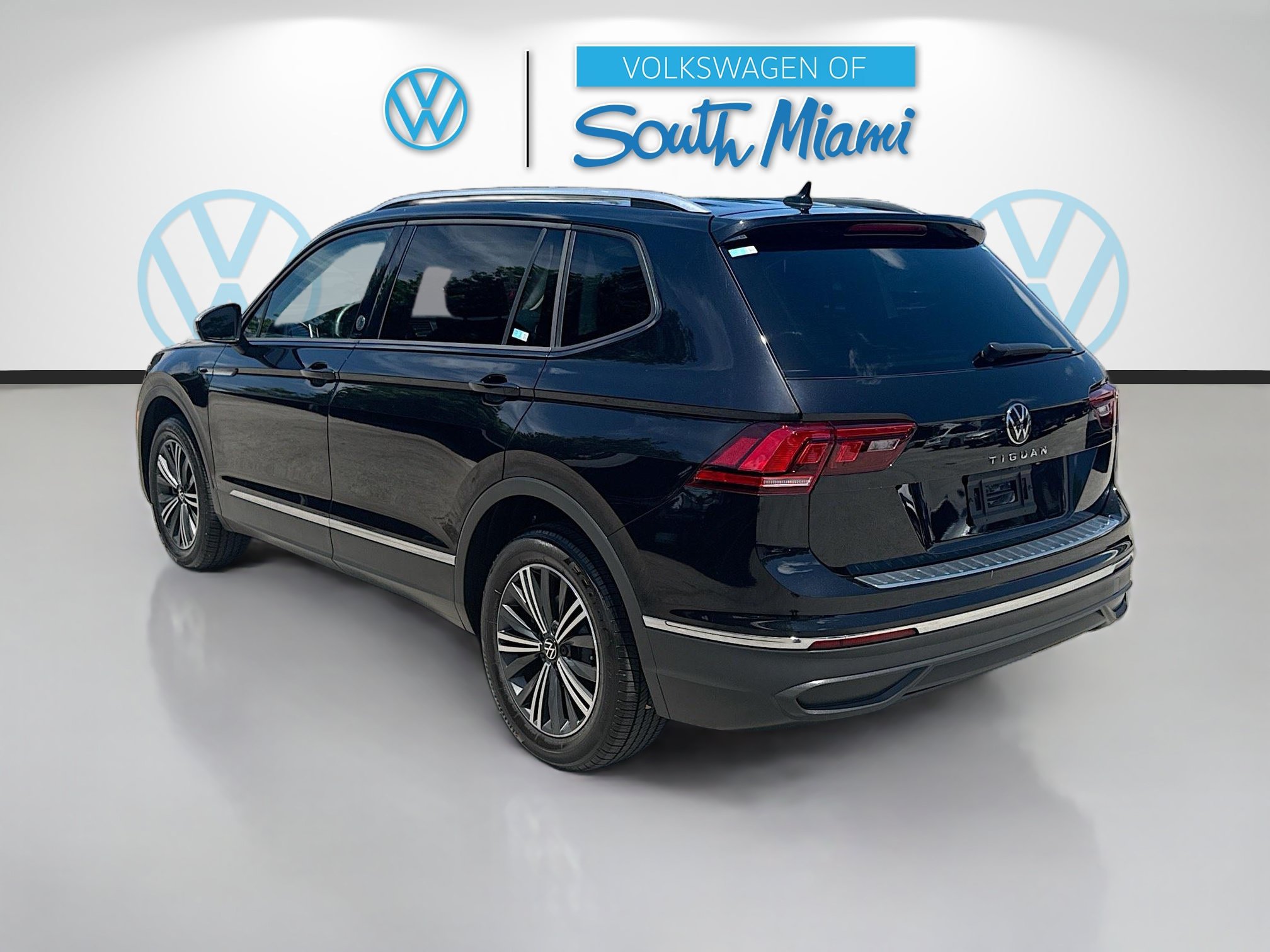 Certified 2024 Volkswagen Tiguan Wolfsburg Edition FWD image 5