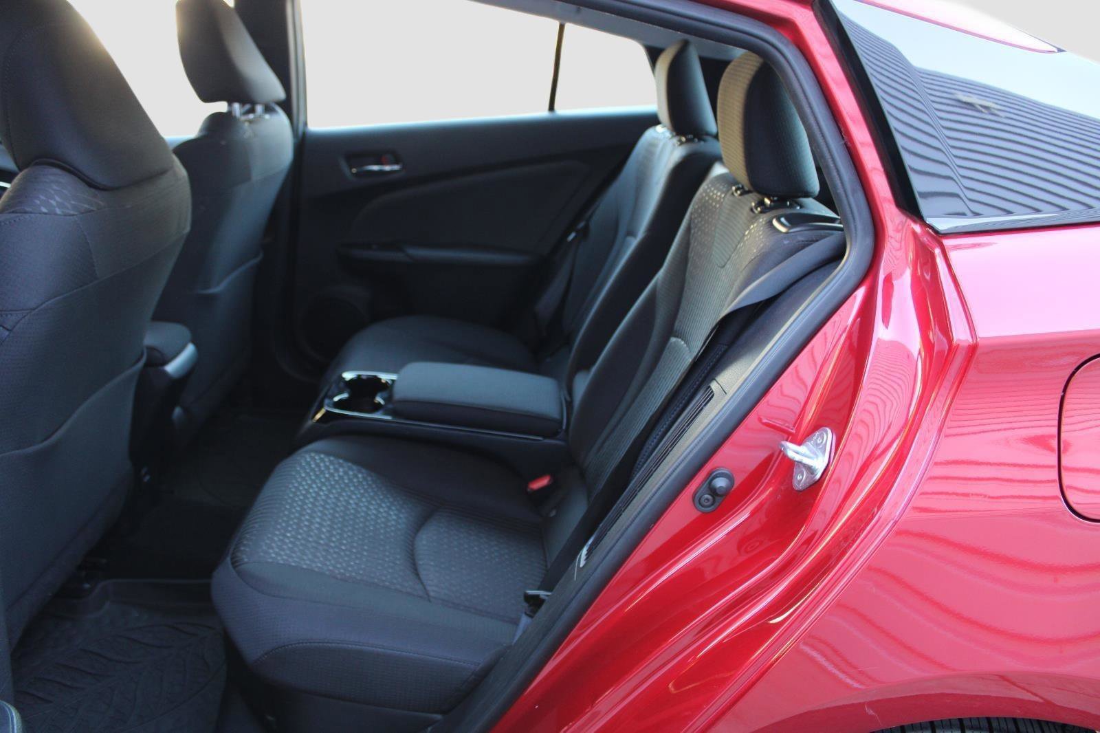 Used 2018 Toyota Prius Prime Plus image 32