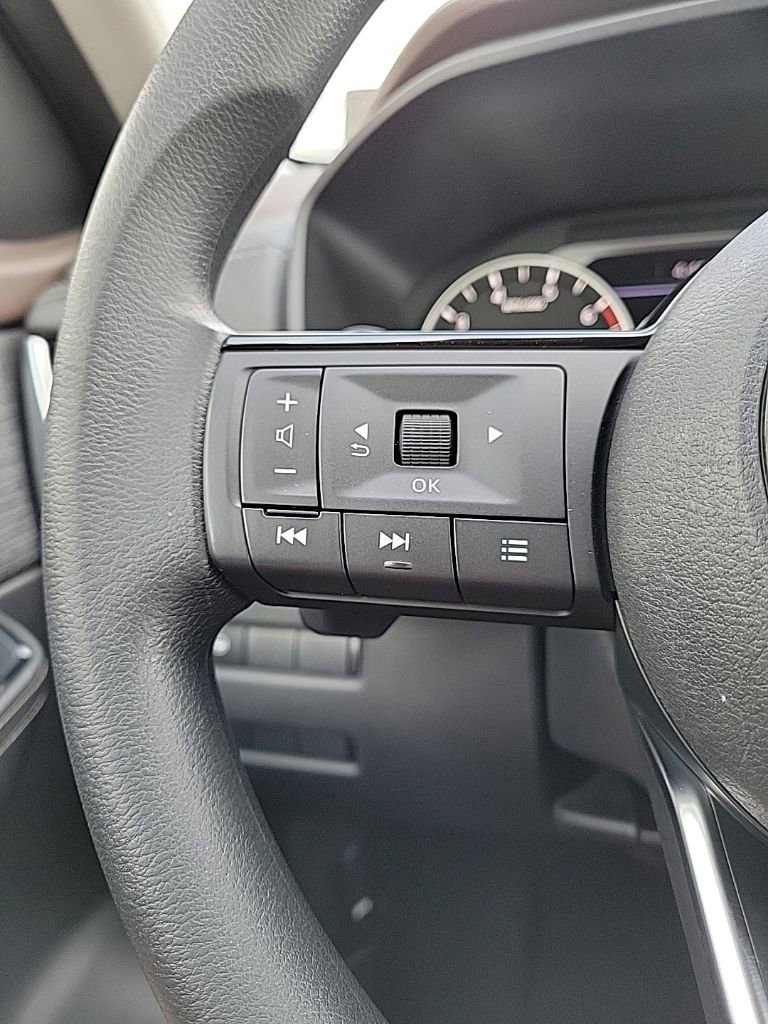 Certified 2022 Nissan Rogue SV image 29