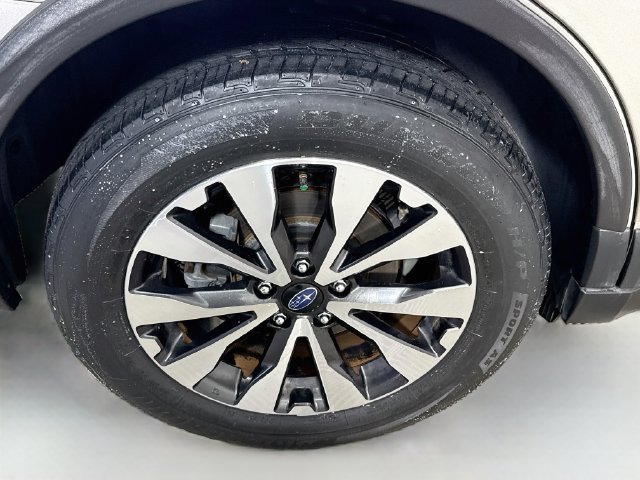 Used 2017 Subaru Outback 2.5i Limited AWD/4WD image 32