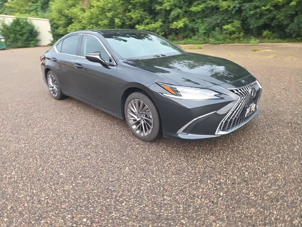 Used 2024 Lexus ES 300h Ultra Luxury w/ Accessory Package (Z1) FWD image 28