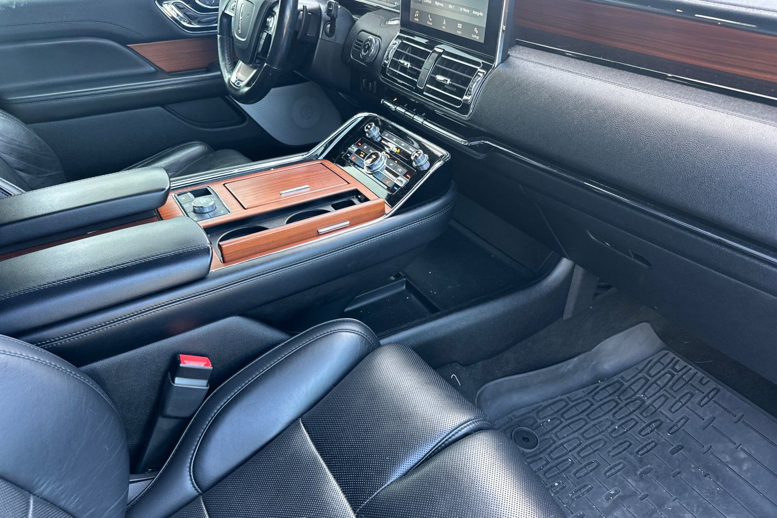 Used 2019 Lincoln Navigator L Reserve image 18