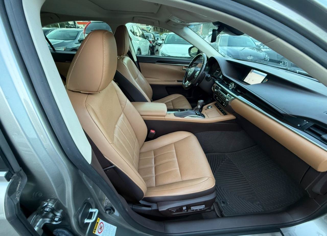 Used 2017 Lexus ES 350 w/ Luxury Package FWD image 16
