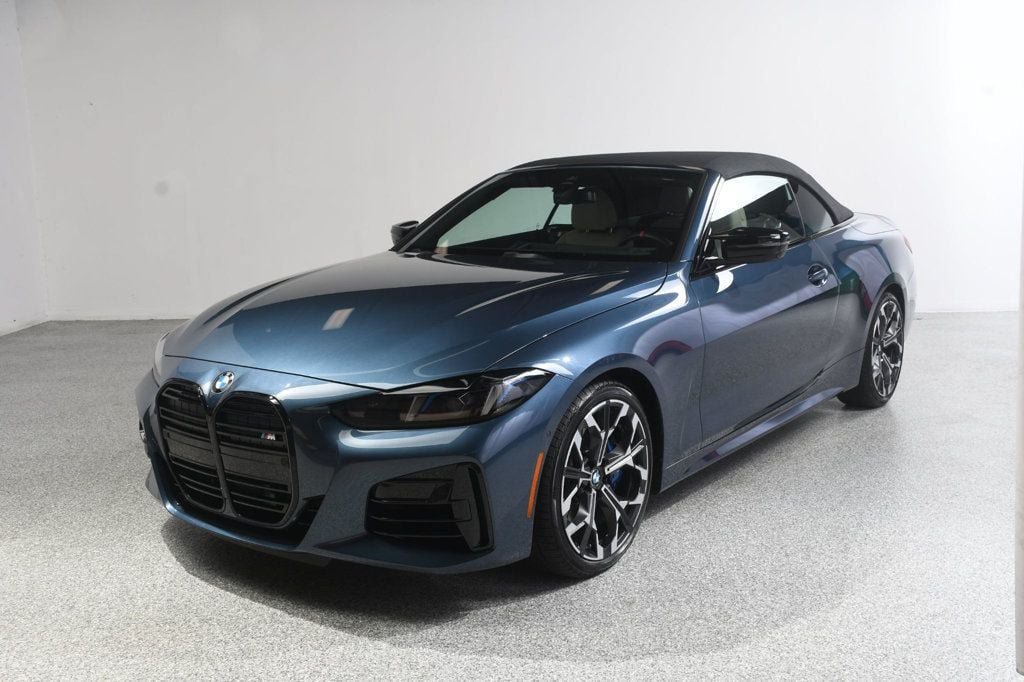 Used 2025 BMW M440i Convertible w/ Premium Package RWD image 2