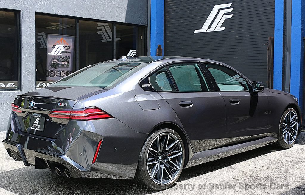 Used 2025 BMW M5 AWD/4WD image 6