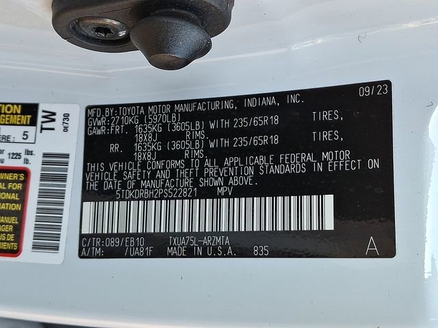 Used 2023 Toyota Highlander XLE image 28