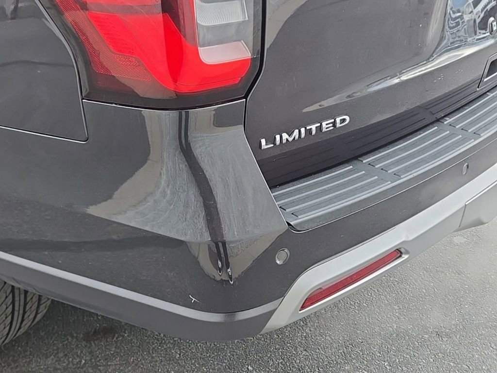 Used 2024 Ford Expedition Limited AWD/4WD image 11