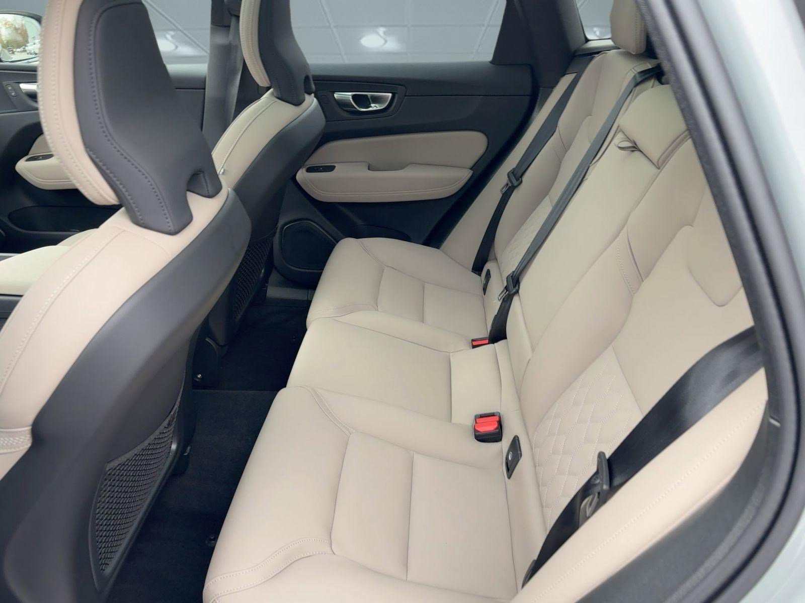 New 2026 Volvo XC60 B5 Plus w/ Climate Package image 24