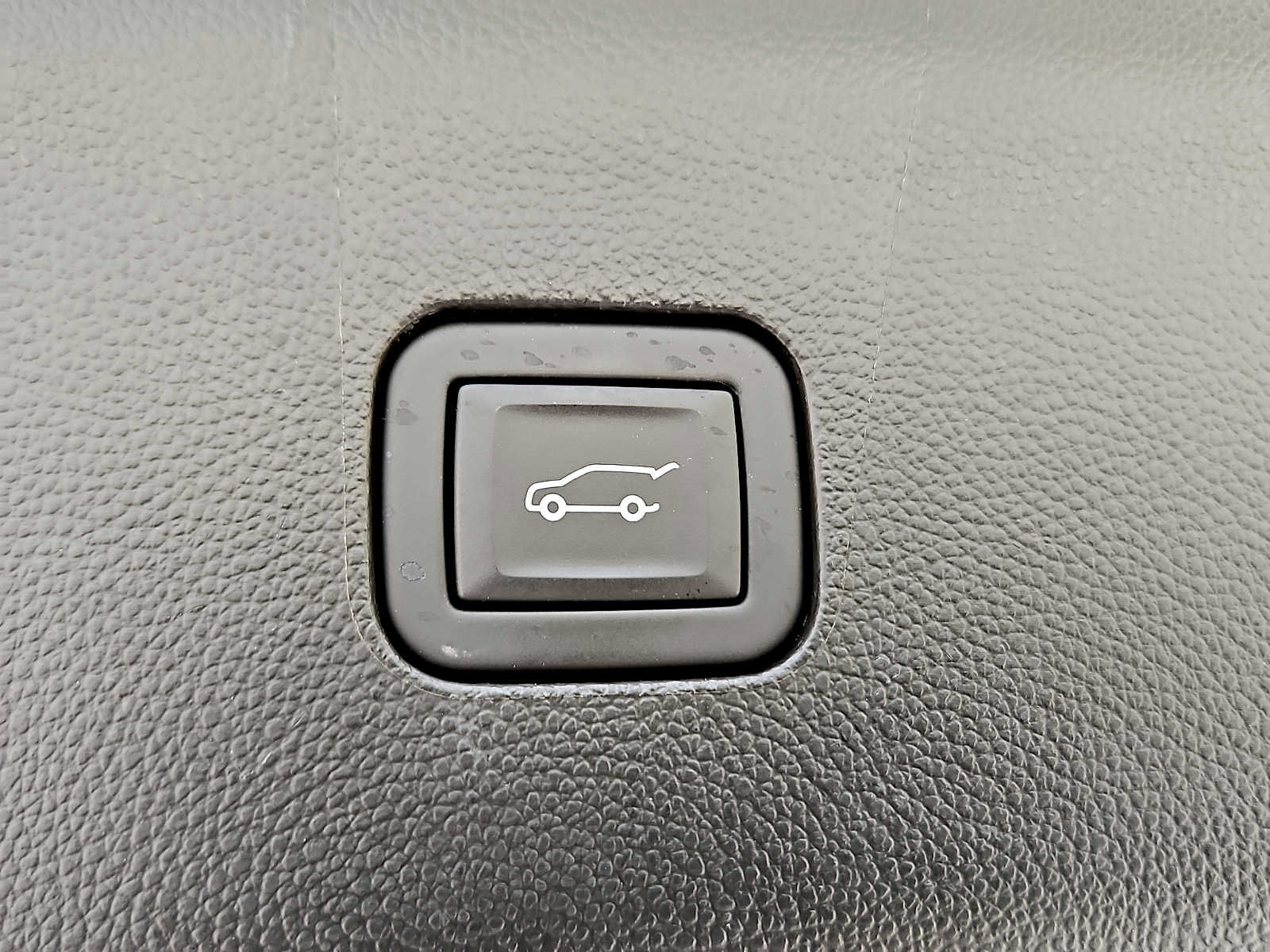 Used 2023 Buick Enclave Essence FWD image 29