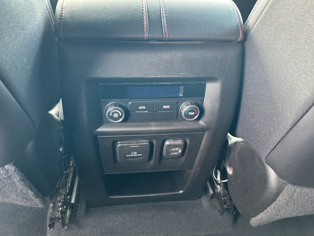 Used 2023 Chevrolet Traverse RS FWD image 16