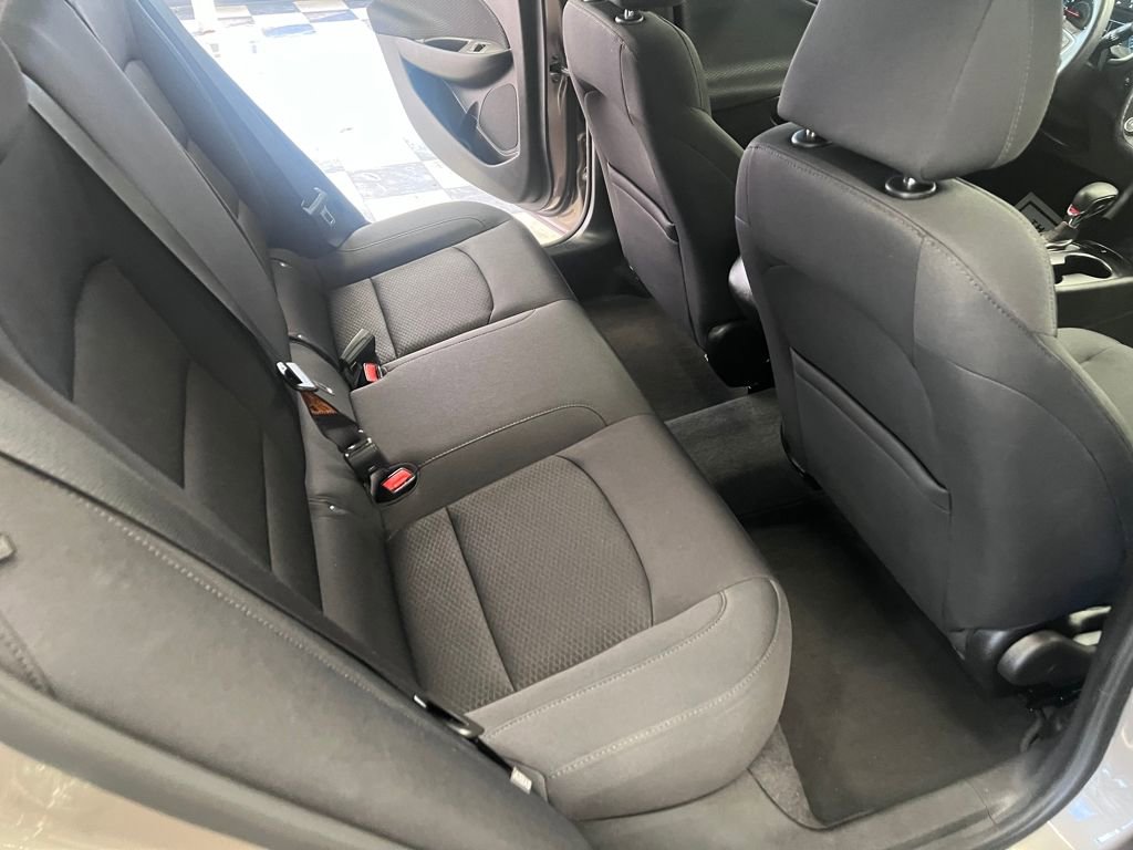 Used 2022 Chevrolet Malibu RS image 40