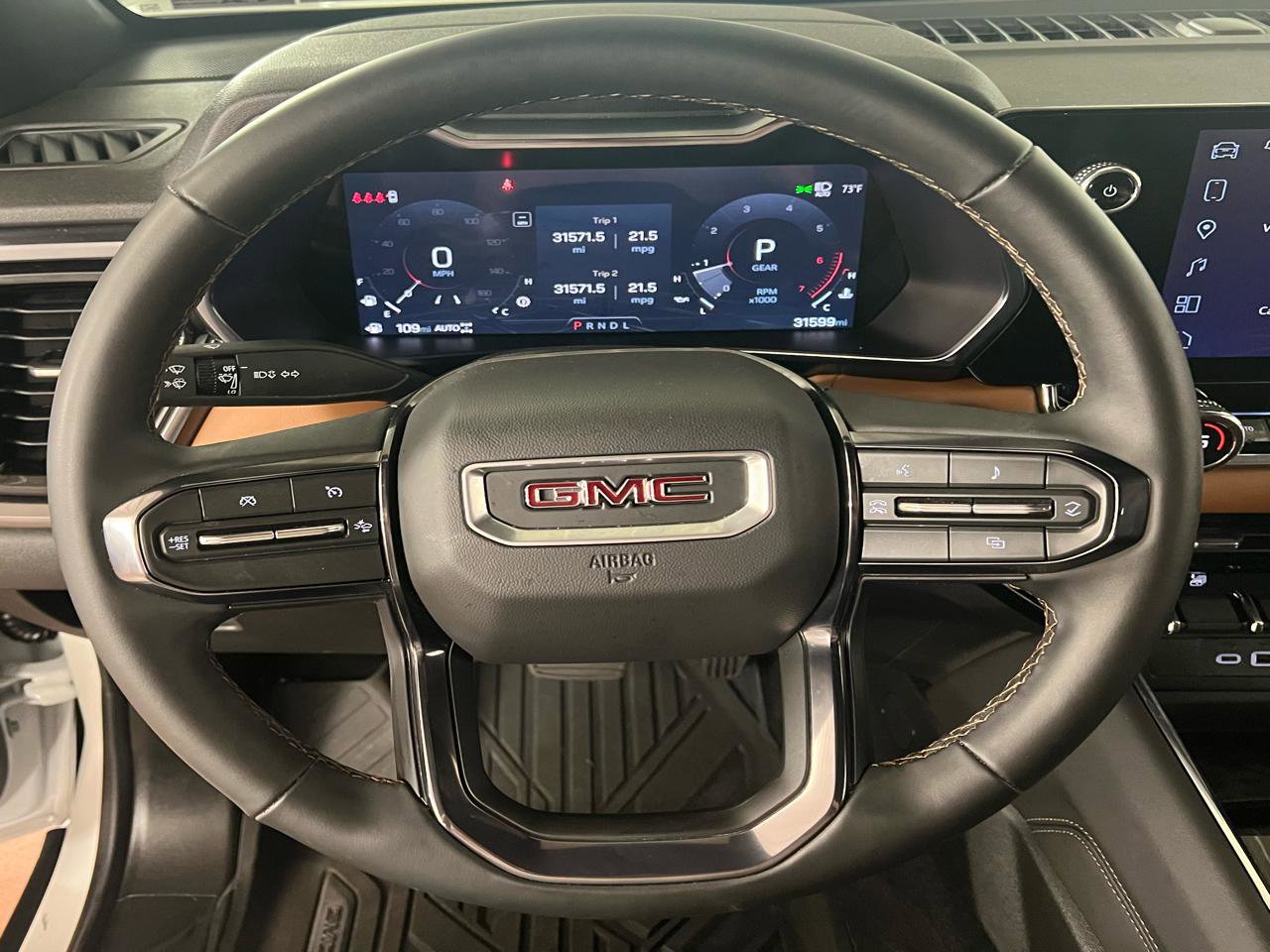 Used 2024 GMC Canyon AT4 w/ Technology Package image 17