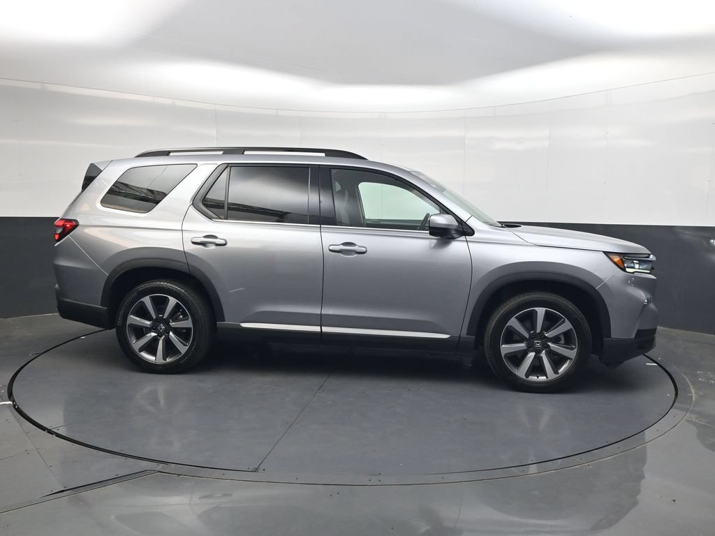 Used 2023 Honda Pilot Elite image 3