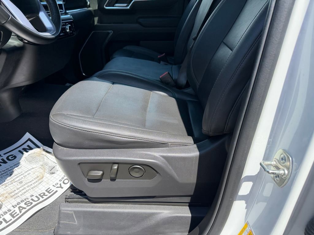 Used 2025 GMC Sierra 1500 SLT AWD/4WD image 12