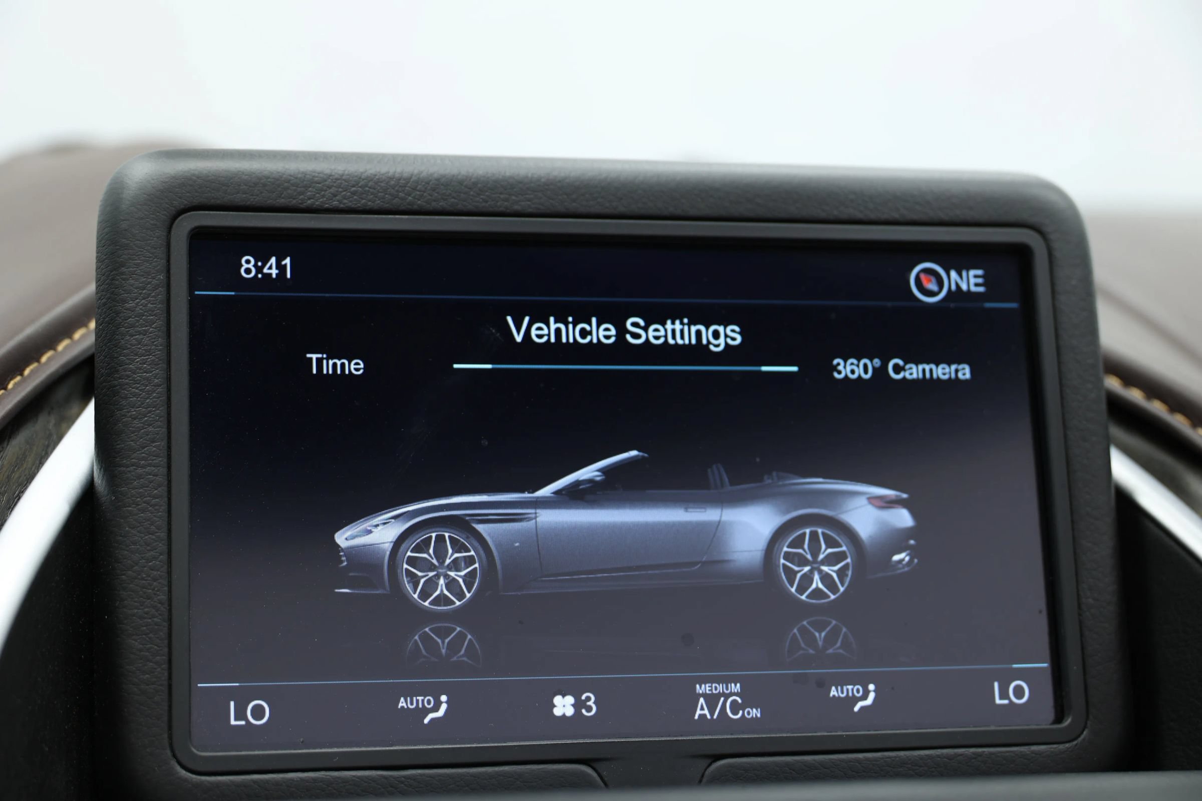 Used 2019 Aston Martin DB11 Volante RWD image 39