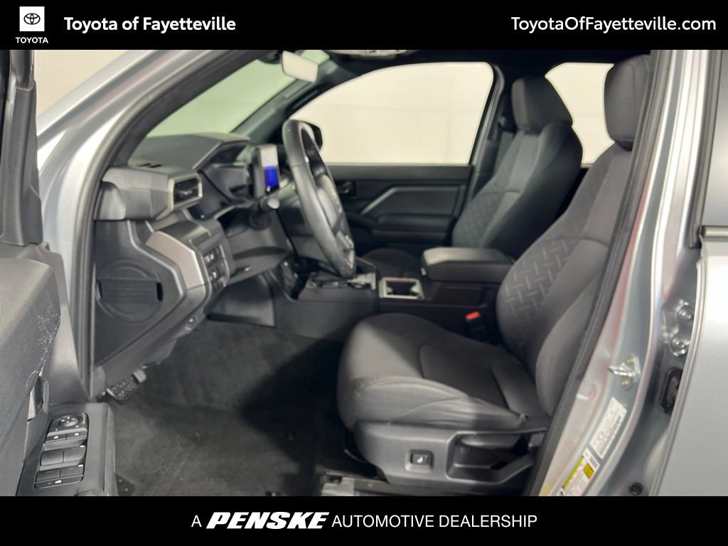 Certified 2024 Toyota Tacoma SR5 AWD/4WD image 22