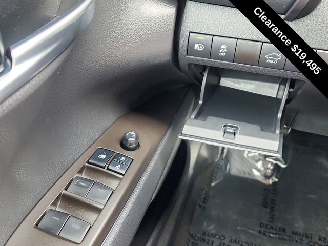 Used 2022 Toyota Camry LE image 30