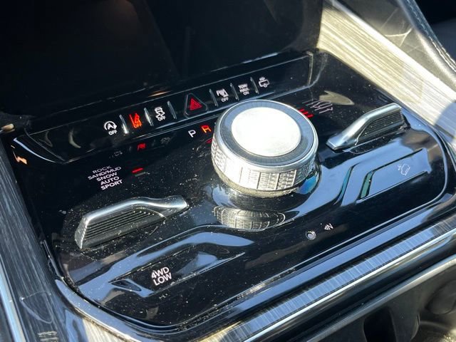 Used 2022 Jeep Wagoneer Series III w/ Flexible Seating Group image 18