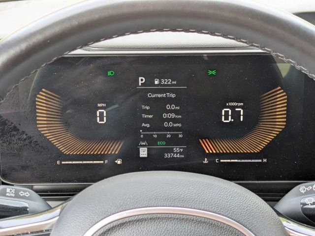 Used 2025 Kia Carnival FWD image 15