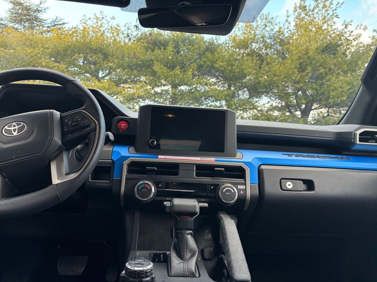 Used 2025 Toyota Tacoma SR image 18