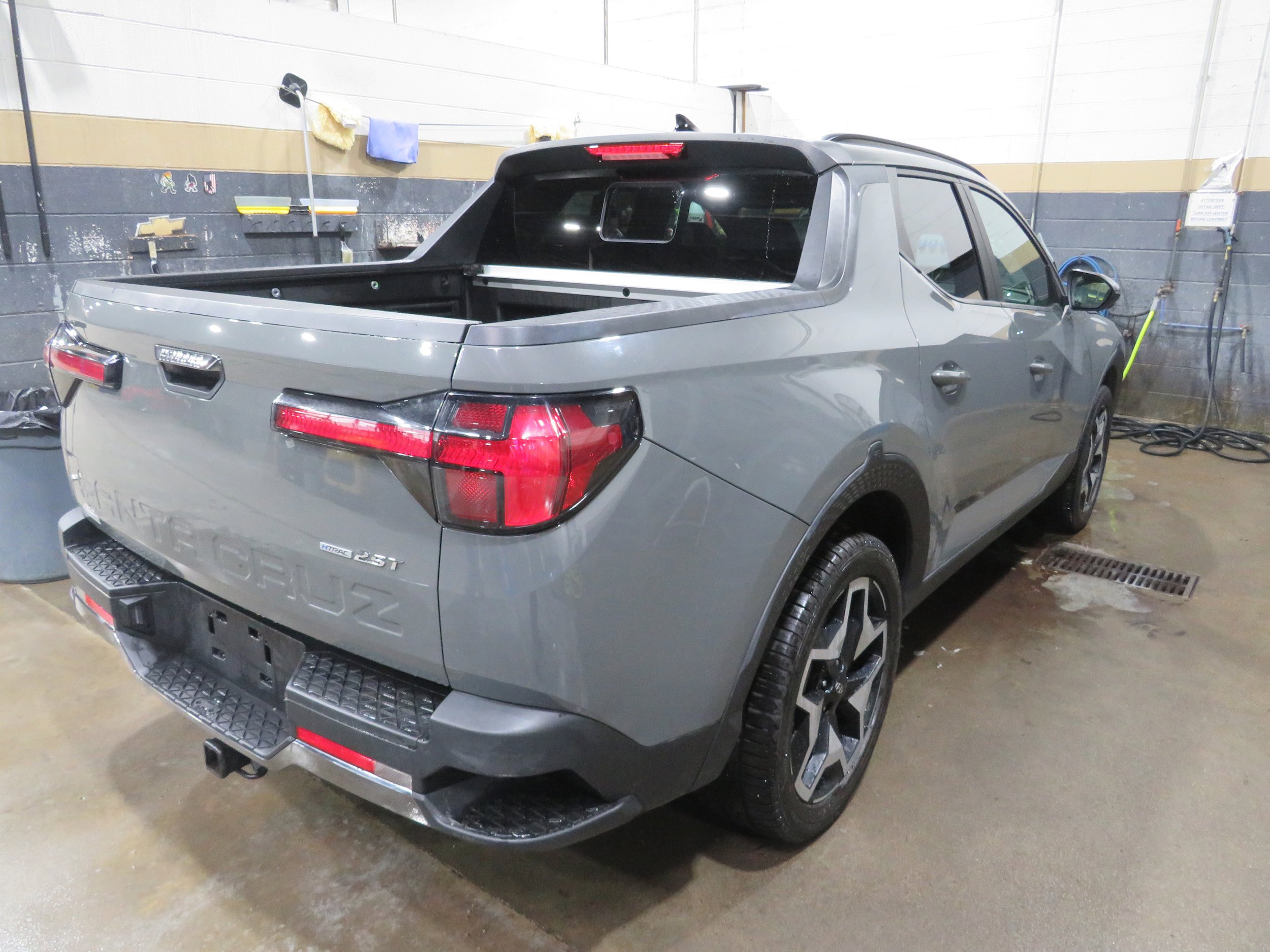 Used 2022 Hyundai Santa Cruz Limited AWD/4WD image 6