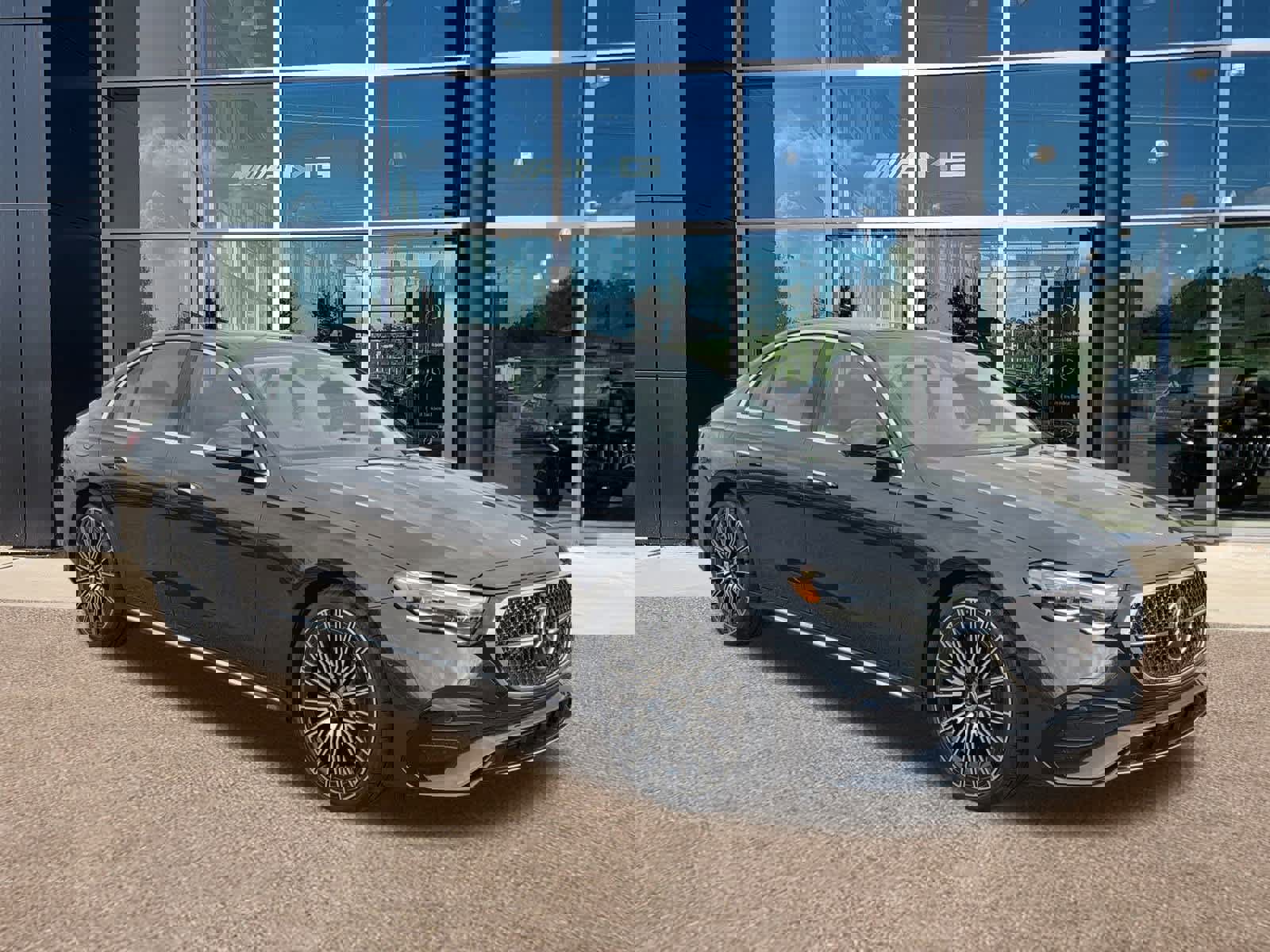 New 2026 Mercedes-Benz E 350 4MATIC Sedan image 3