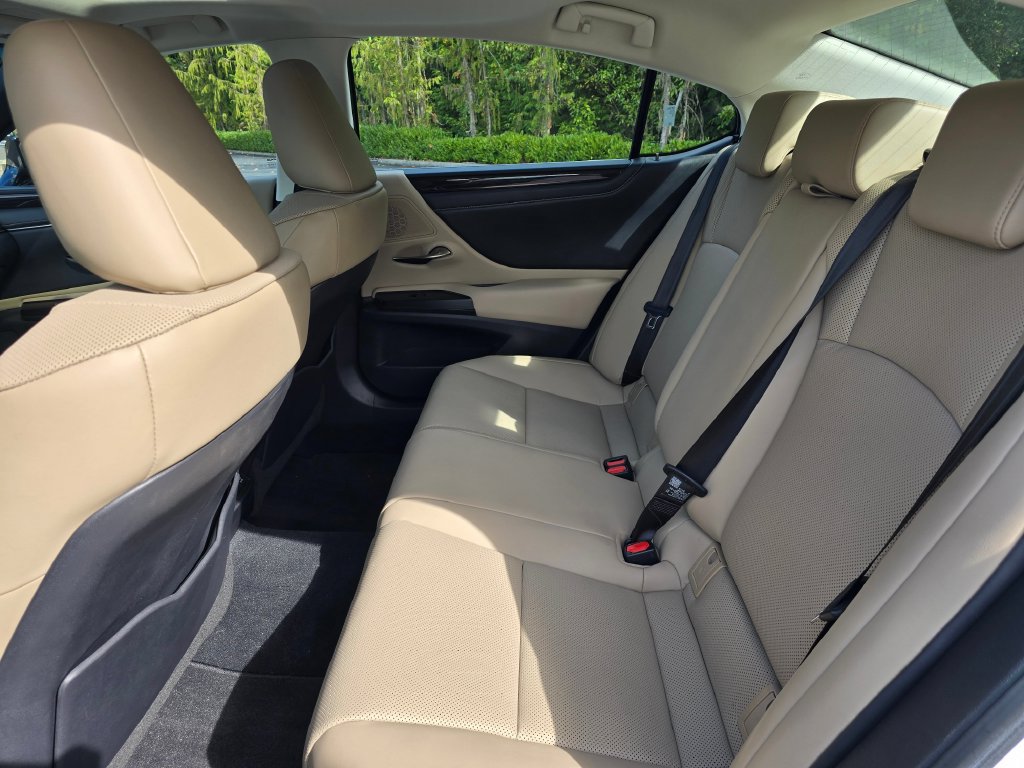 Used 2019 Lexus ES 350 w/ Premium Package FWD image 8