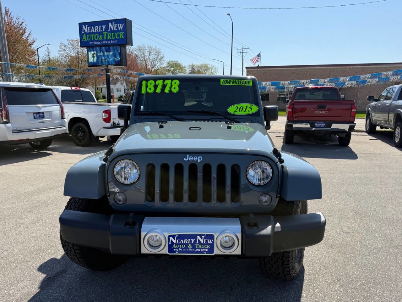 Used 2015 Jeep Wrangler Unlimited Sahara w/ Katzkin Premium Leather Group AWD/4WD image 3