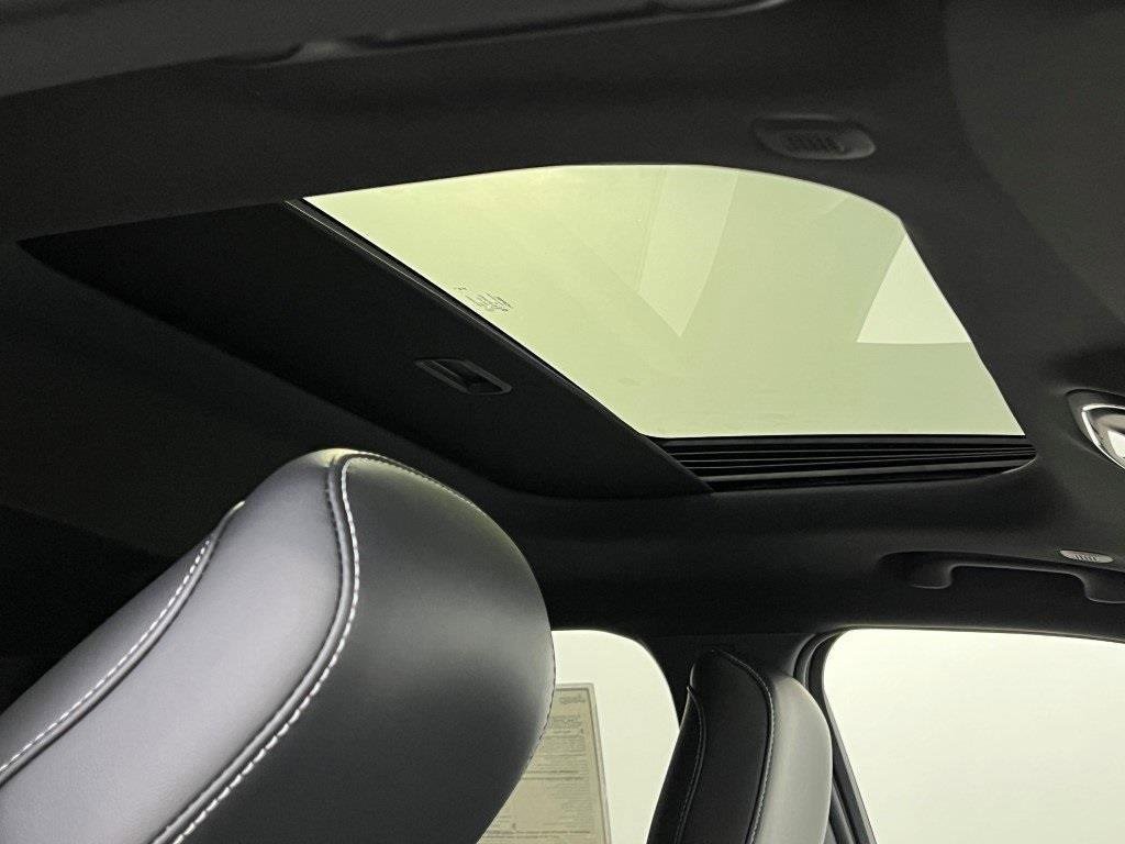 New 2025 Jeep Grand Cherokee L Altitude image 7