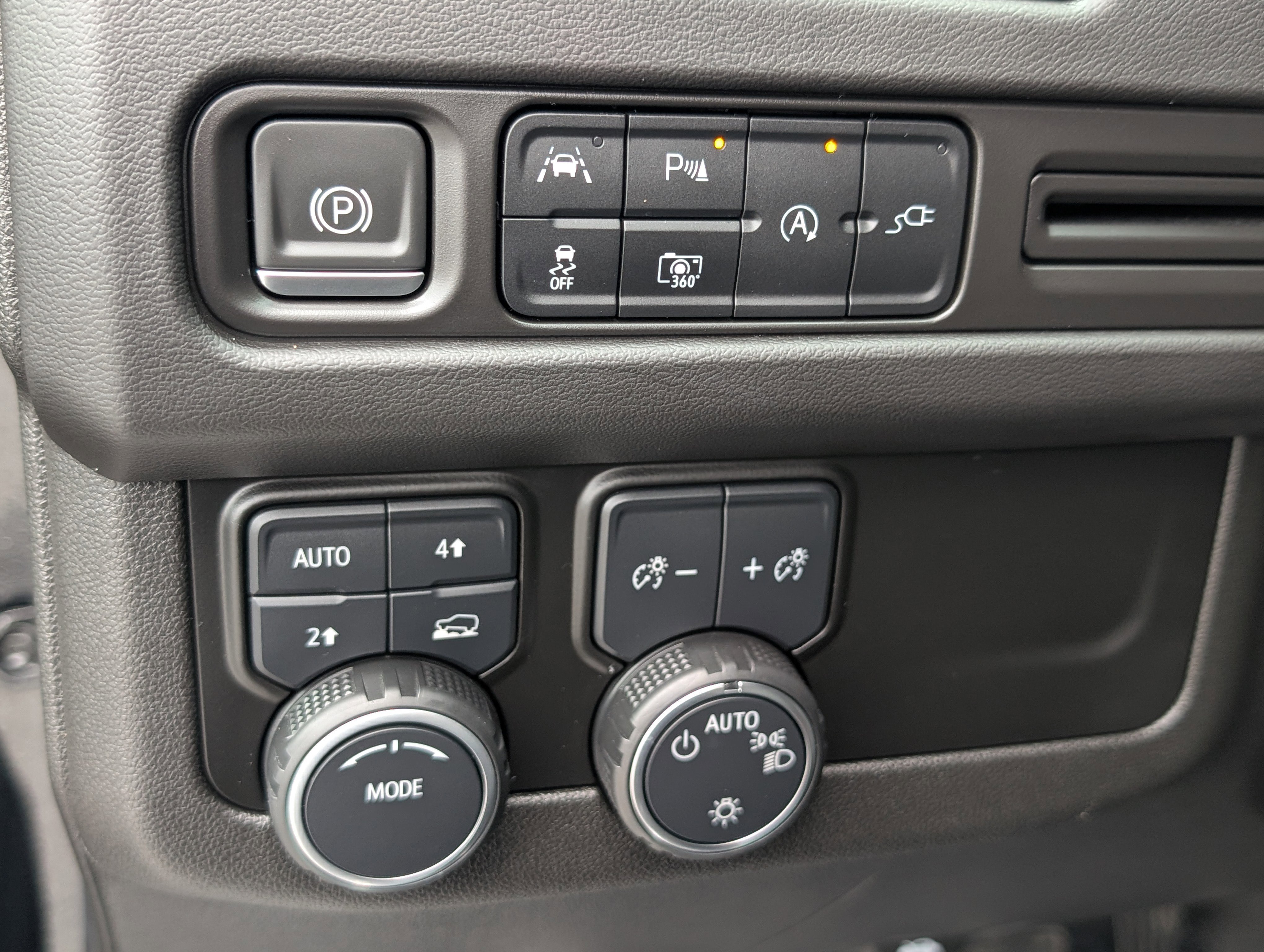 Used 2022 Chevrolet Tahoe RST w/ Luxury Package image 24