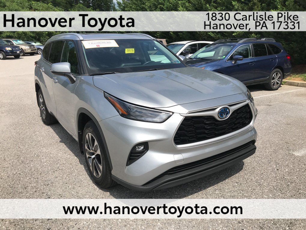 Certified 2022 Toyota Highlander XLE AWD/4WD image 1