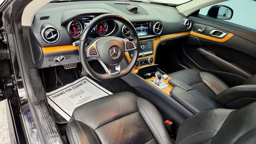 Used 2017 Mercedes-Benz SL 550 image 12
