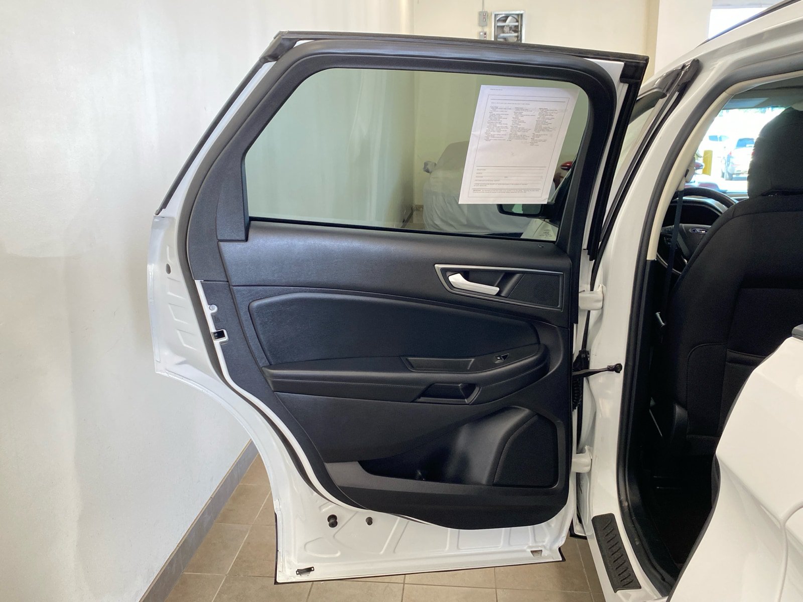 Used 2020 Ford Edge SE AWD/4WD image 9