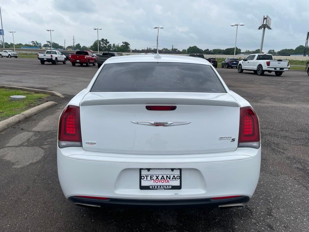 Used 2019 Chrysler 300 S RWD image 11