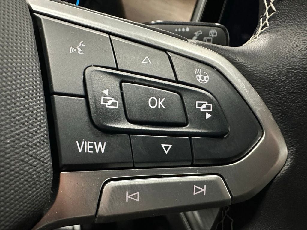 Used 2025 Volkswagen Atlas SE AWD/4WD image 20