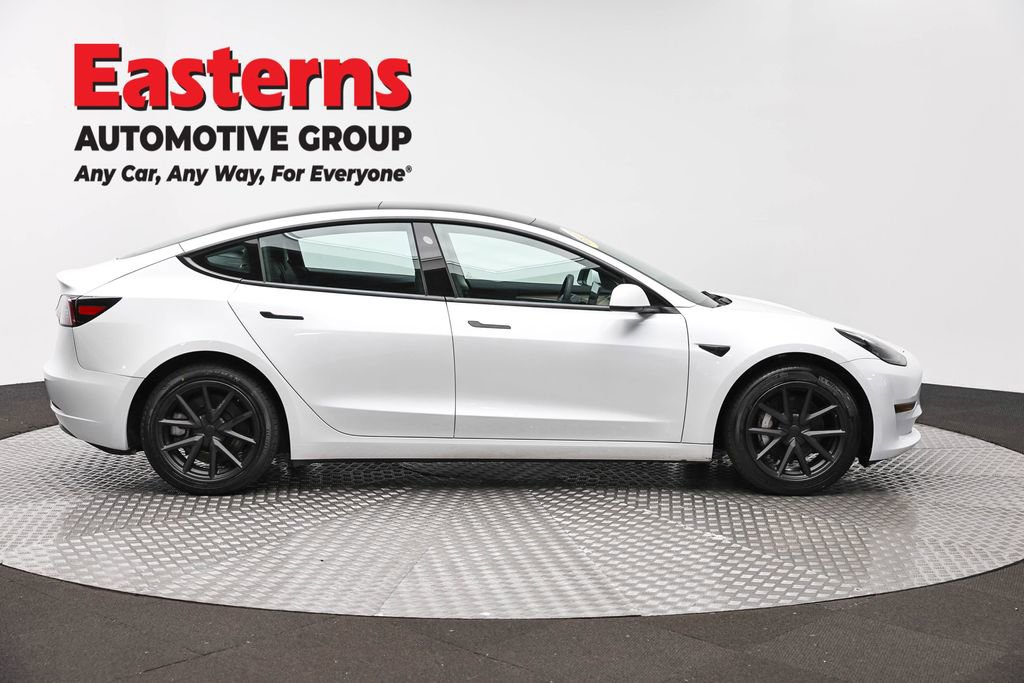 Used 2023 Tesla Model 3 Standard Range image 4