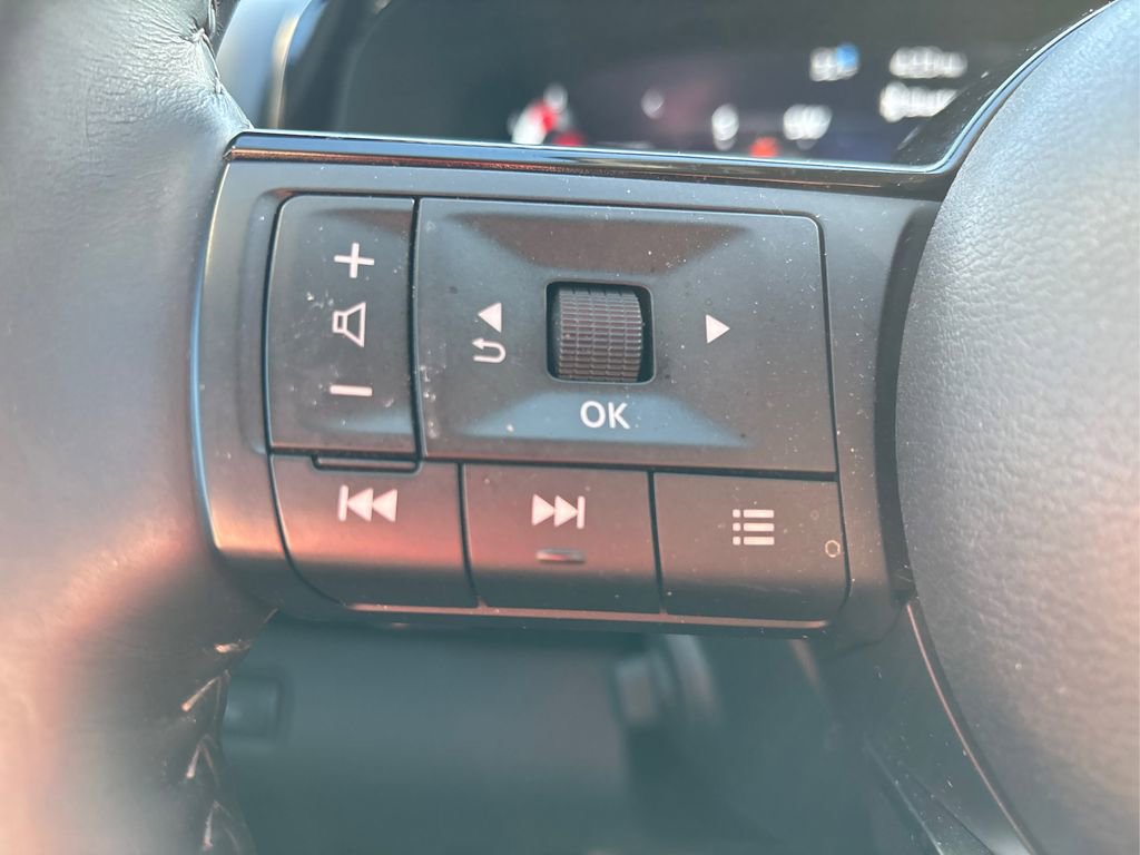 Used 2024 Nissan Pathfinder Platinum w/ Cargo Package image 28