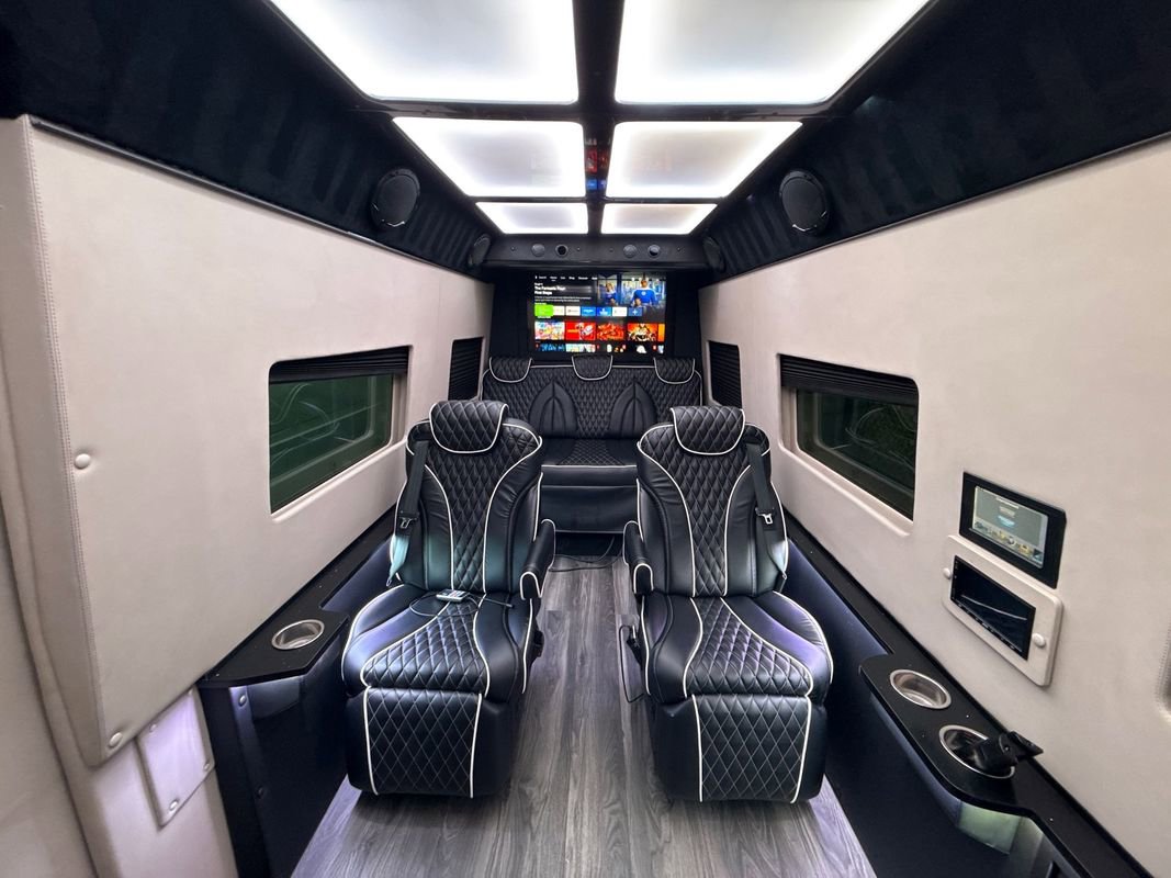 Used 2021 Mercedes-Benz Sprinter 3500 image 28