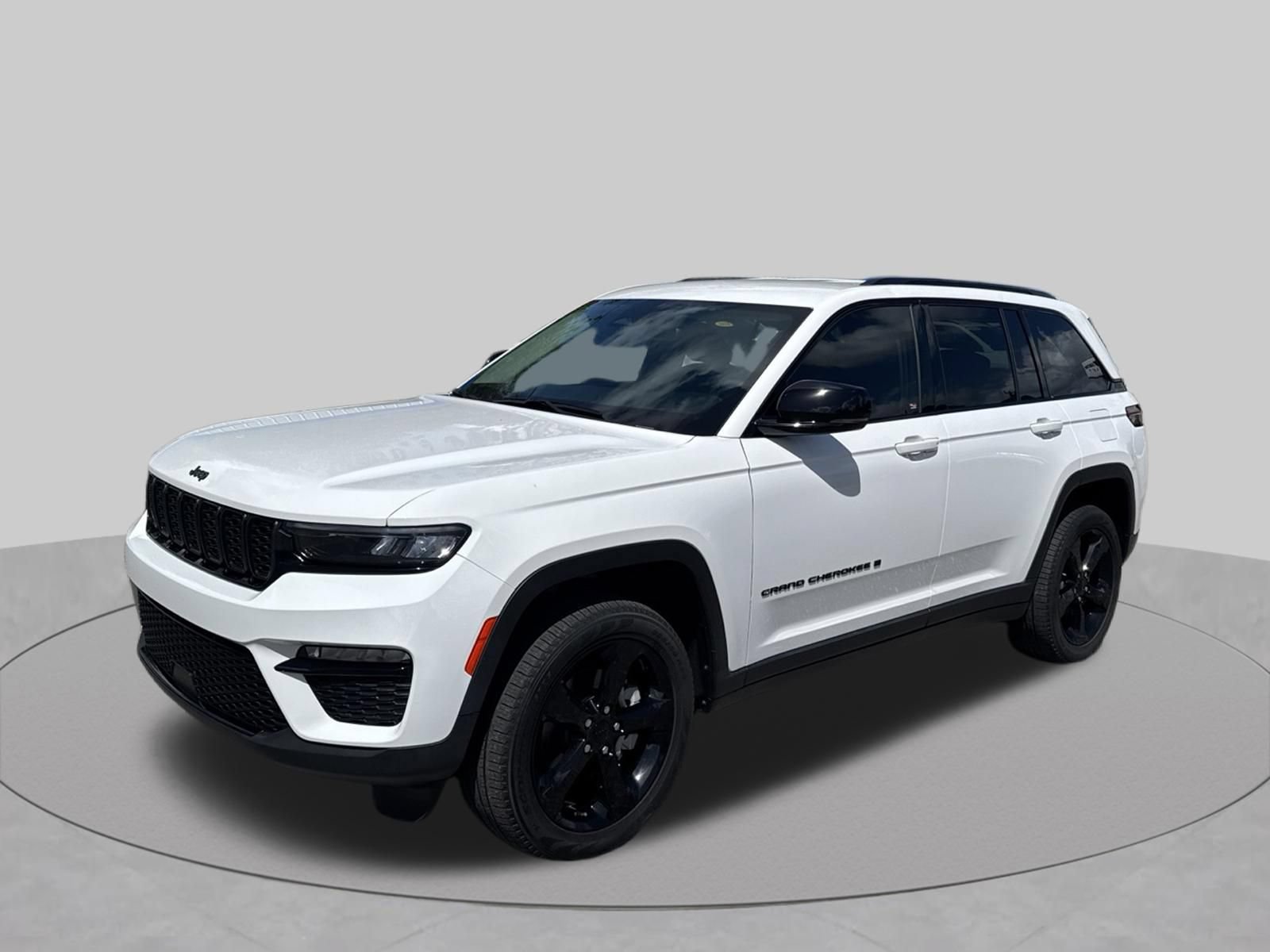 Used 2023 Jeep Grand Cherokee Limited w/ Black Appearance Package AWD/4WD image 9