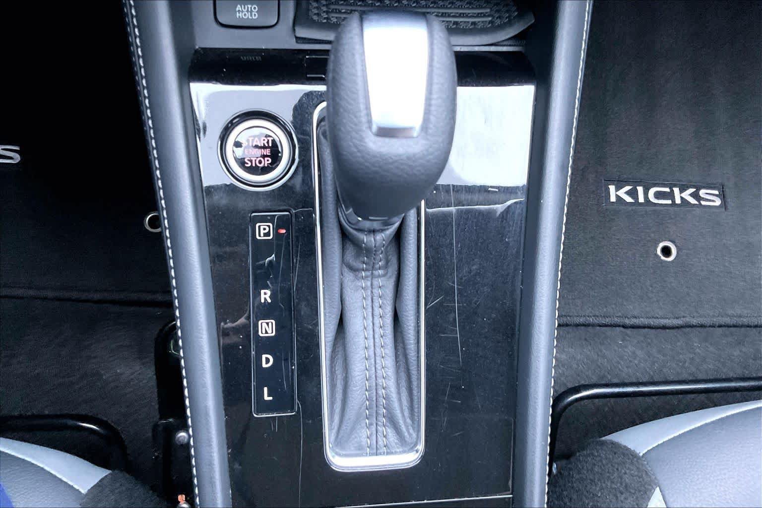 Used 2024 Nissan Kicks SR w/ SR Premium Package FWD image 34