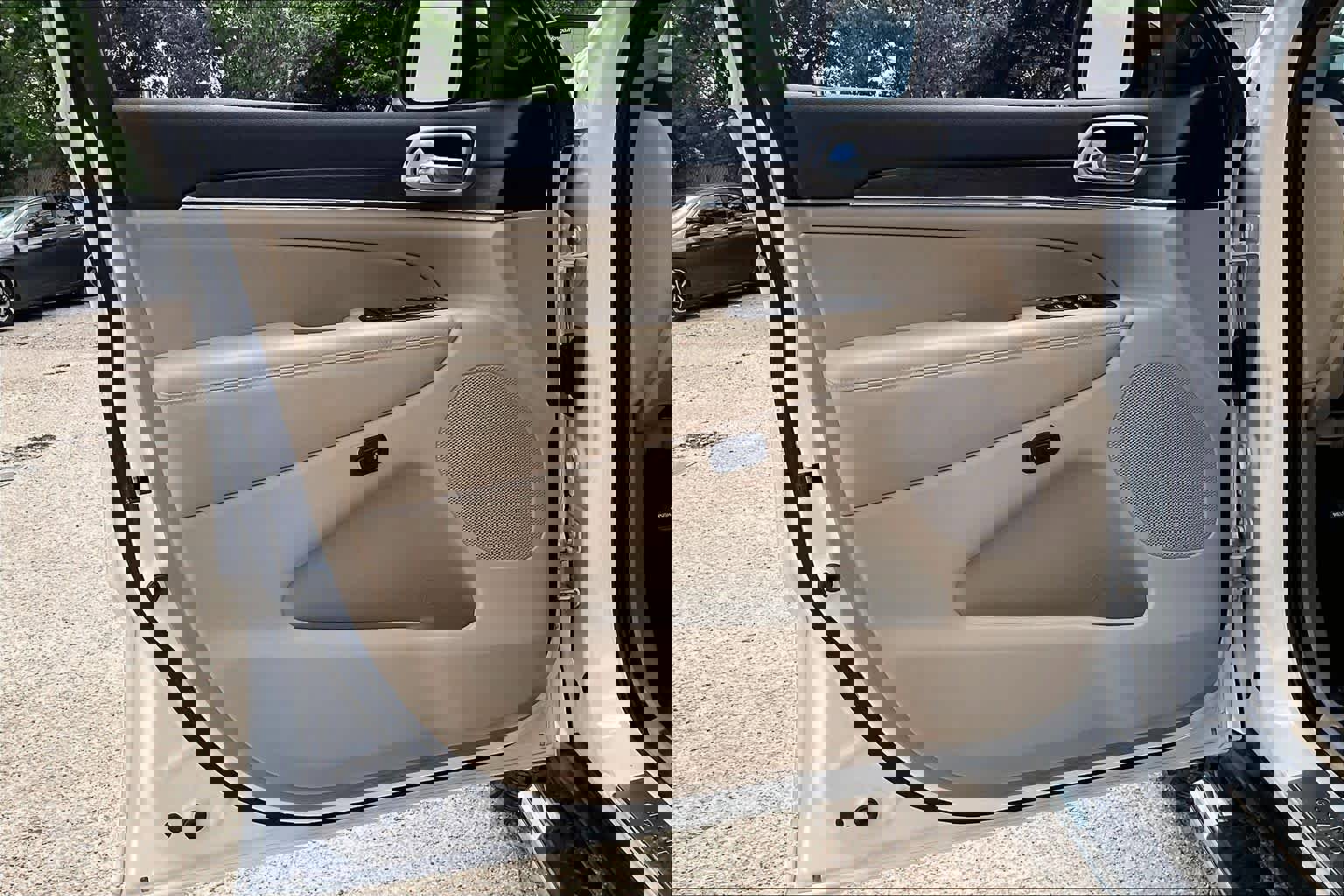 Used 2015 Jeep Grand Cherokee Limited w/ Mopar Chrome Edition Group RWD image 21