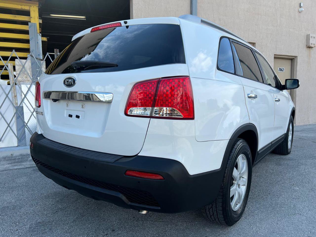 Used 2013 Kia Sorento LX w/ Convenience Pkg FWD image 17